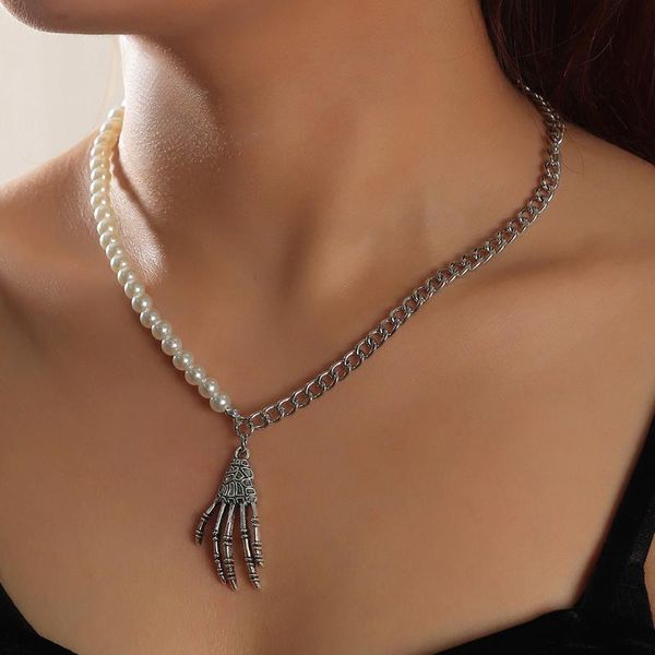 chokers women personality exaggeration demon claw palm charms necklace pearl link chain splicing halloween party jewelry, Golden;silver
chokers women personality exaggeration demon claw palm charms necklace pearl link chain splicing halloween party jewelry, Golden;silver