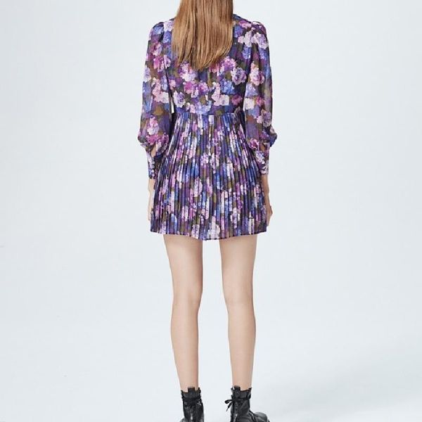 casual dresses 2021 spring summer 100%silk women mini dress vintage floral print female long sleeve pleated stand collar short, Black;gray
casual dresses 2021 spring summer 100%silk women mini dress vintage floral print female long sleeve pleated stand collar short, Black;gray