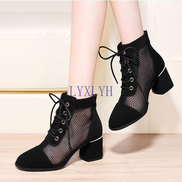 dress shoes 2021 summer woman flower lace hollow peep toe gladiator sandalias women sandals square high heel, Black
dress shoes 2021 summer woman flower lace hollow peep toe gladiator sandalias women sandals square high heel, Black