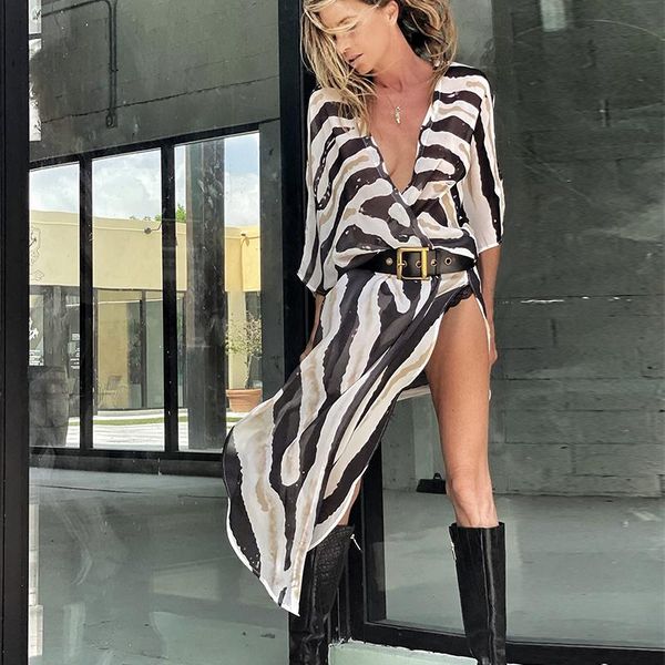 women's swimwear 2021 summer print plus size sunscreen beach loose holiday chiffon outerwear kimono clothing and shirts, White;black
women's swimwear 2021 summer print plus size sunscreen beach loose holiday chiffon outerwear kimono clothing and shirts, White;black