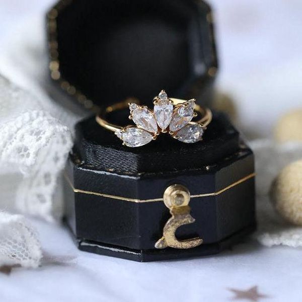 original japanese exquisite luxury zircon crown opening adjustable ring light creative charm women silver jewelry cluster rings, Golden;silver
original japanese exquisite luxury zircon crown opening adjustable ring light creative charm women silver jewelry cluster rings, Golden;silver