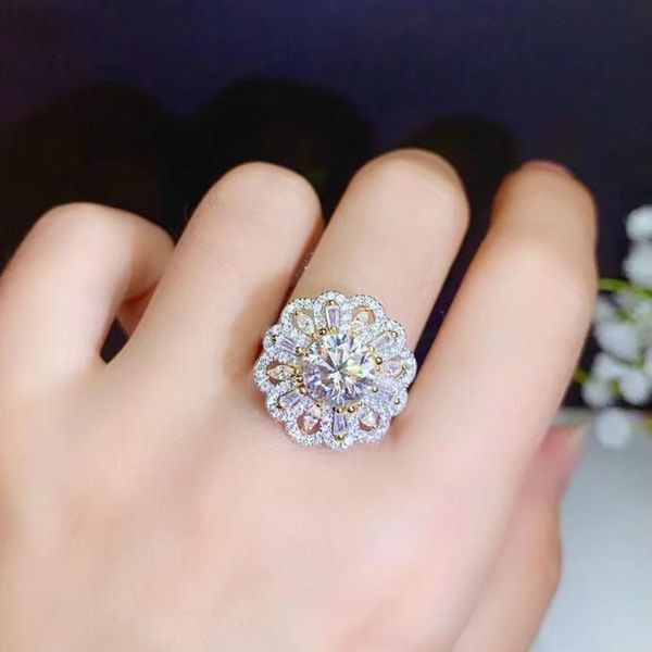 cluster rings mdina moissanite ring for women jewelry engagement wedding real 925 silver 8*8mm size birthday gift luxury, Golden;silver
cluster rings mdina moissanite ring for women jewelry engagement wedding real 925 silver 8*8mm size birthday gift luxury, Golden;silver