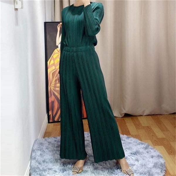 dresses fashion fold long sleeve o-neck t-shirt + wide leg pants loose solid two-piece outfit, White
dresses fashion fold long sleeve o-neck t-shirt + wide leg pants loose solid two-piece outfit, White