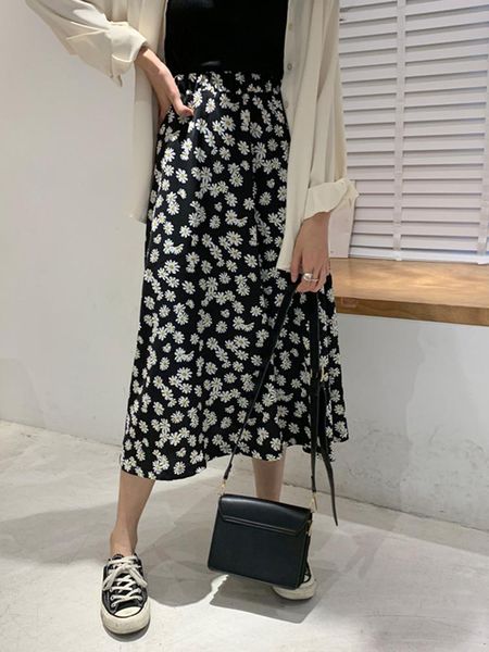 skirts 2021 high-waisted women skirt daisy floral print mid-long women's summer a line chiffon, Black
skirts 2021 high-waisted women skirt daisy floral print mid-long women's summer a line chiffon, Black