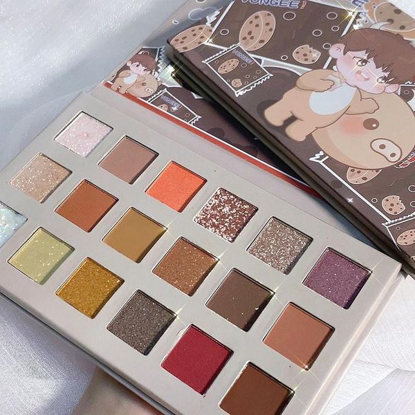 eye shadow 18 colors eyeshadow palette matte shimmering naturally long lasting no smudging fa
eye shadow 18 colors eyeshadow palette matte shimmering naturally long lasting no smudging fa