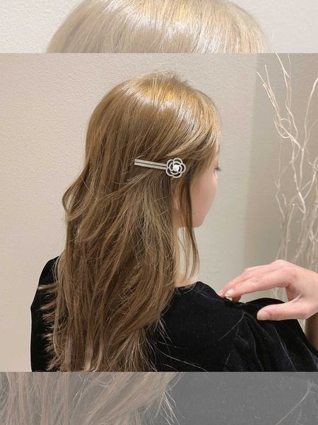 diamond inlaid pearl diyoushan camellia hairpin fashion east gate simple hair ornament fashionable personality girl's heart ornament, Golden;silver
diamond inlaid pearl diyoushan camellia hairpin fashion east gate simple hair ornament fashionable personality girl's heart ornament, Golden;silver