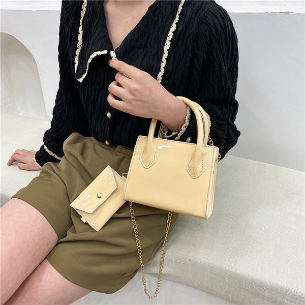 evening bag 2021 trend korean lacquer leather bright face temperament killer steamed stuffed bun mother two-piece fashion women's singl
evening bag 2021 trend korean lacquer leather bright face temperament killer steamed stuffed bun mother two-piece fashion women's singl
