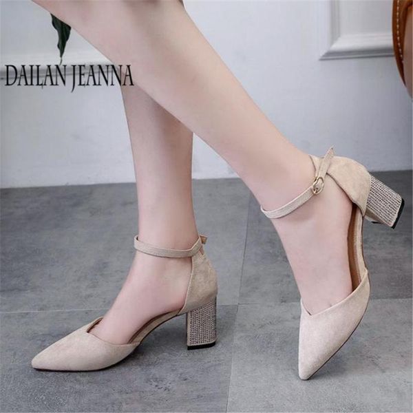 euramerican style fashion ladies high heeled shoes 2021 simple and fashionable, with a pair of women's shoes. sandals, Black
euramerican style fashion ladies high heeled shoes 2021 simple and fashionable, with a pair of women's shoes. sandals, Black