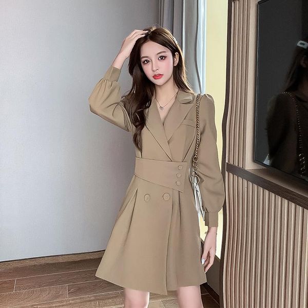 casual dresses to film the spot double-breasted accept waist design feeling of autumn fund suits brought trench coat dress woman, Black;gray
casual dresses to film the spot double-breasted accept waist design feeling of autumn fund suits brought trench coat dress woman, Black;gray