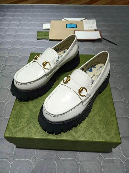 luxury designer ladies flat-heel dress shoes casual all-match metal buckle fashion loafers black and white flat-heel platform shoes large si
luxury designer ladies flat-heel dress shoes casual all-match metal buckle fashion loafers black and white flat-heel platform shoes large si