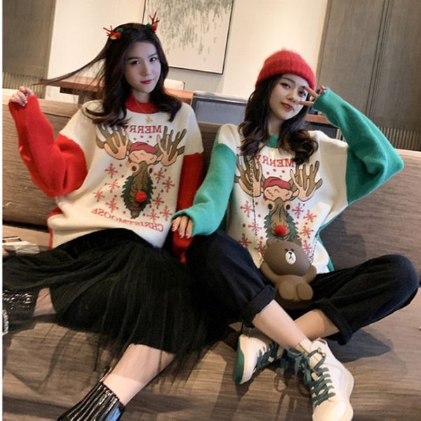 2022 autumn and winter new design sense christmas elk round neck loose long-sleeved color matching snowflake knitted sweater women, White;black 
2022 autumn and winter new design sense christmas elk round neck loose long-sleeved color matching snowflake knitted sweater women, White;black