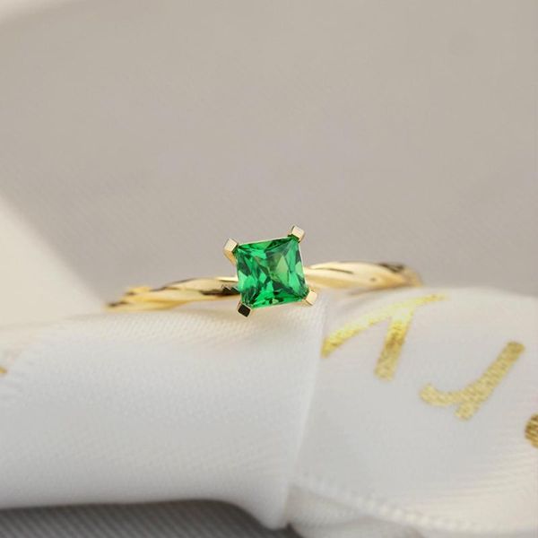 cluster rings 2021 trend 925 sterling silver twisted ring green square zircon crystal simple elegant girl women's engagement jewelry gi, Golden;silver
cluster rings 2021 trend 925 sterling silver twisted ring green square zircon crystal simple elegant girl women's engagement jewelry gi, Golden;silver