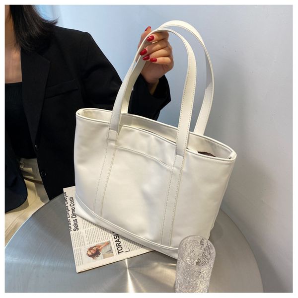 2021 spring and summer single shoulder underarm portable large capacity tote korean leisure women's bag
2021 spring and summer single shoulder underarm portable large capacity tote korean leisure women's bag