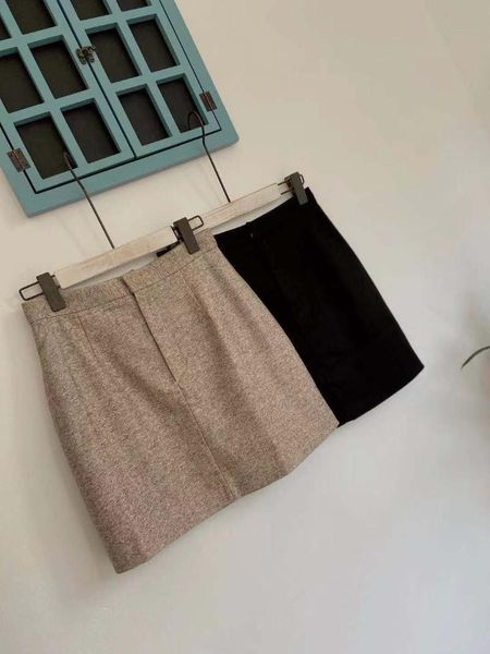 skirts ladies 2021 solid color high waist a-line woolen short mini skirt, Black
skirts ladies 2021 solid color high waist a-line woolen short mini skirt, Black