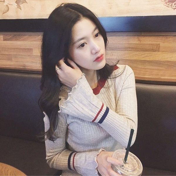 women's sweaters autumn one-word collar bump colored horn sleeve wood ear knitted bottoms trim body sweater, White;black
women's sweaters autumn one-word collar bump colored horn sleeve wood ear knitted bottoms trim body sweater, White;black