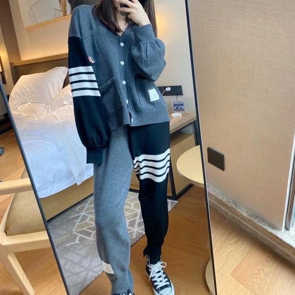 plus size women's clothing 2021 korean casual color matching two-pocket knitted cardigan jacket and pants suit loose two piece, White
plus size women's clothing 2021 korean casual color matching two-pocket knitted cardigan jacket and pants suit loose two piece, White