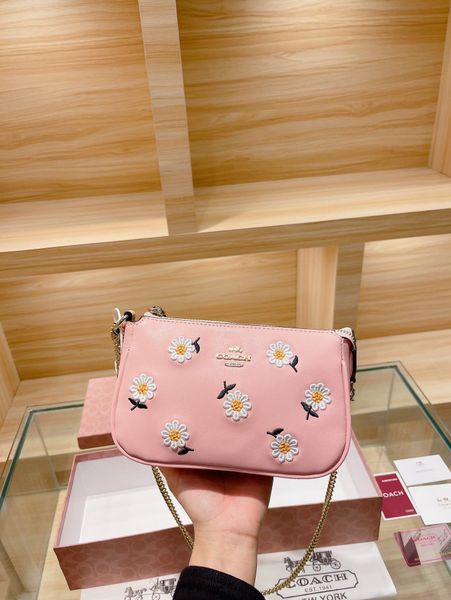 Top Luxury Handbag Fashion Women Crossbody Bag Favorite Design Logo Chain Clutch Leather Handbags Bags Wallet - L1207, A-l1207
Top Luxury Handbag Fashion Women Crossbody Bag Favorite Design Logo Chain Clutch Leather Handbags Bags Wallet - L1207, A-l1207