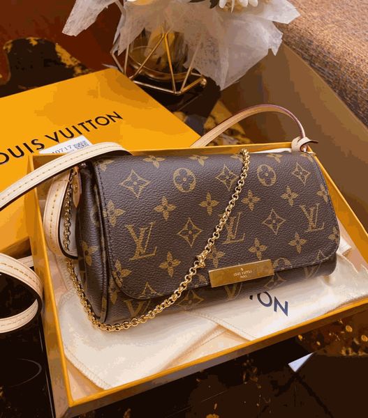gg's louis's vutton's favorite womens messenger bag fashion luxurys designers bags women bag mens shoulder lady totes purse h, Red;black
gg's louis's vutton's favorite womens messenger bag fashion luxurys designers bags women bag mens shoulder lady totes purse h, Red;black