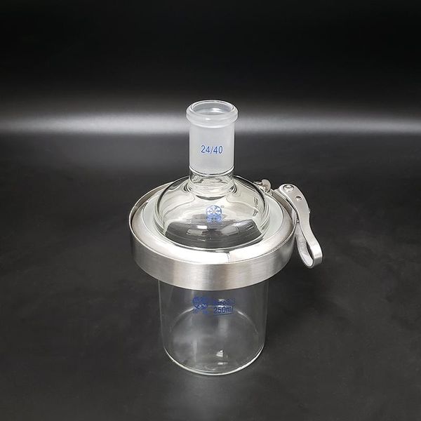 lab supplies single-layer cylindrical flat bottom open reactor bottle 250ml,100mm flange,stainless steel clip,cover with single joint 24/40
lab supplies single-layer cylindrical flat bottom open reactor bottle 250ml,100mm flange,stainless steel clip,cover with single joint 24/40