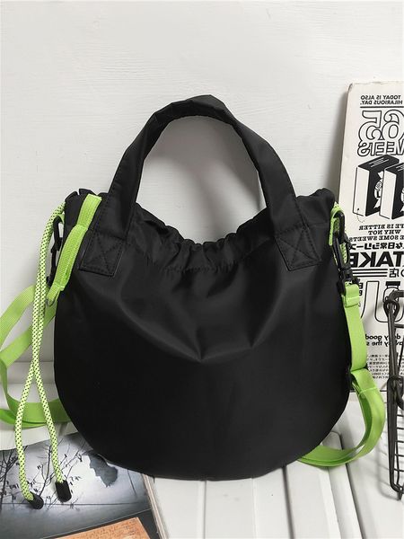 2021 fashion large capacity nylon cloth bag women's light shoulder leisure outdoor hand messenger armpit
2021 fashion large capacity nylon cloth bag women's light shoulder leisure outdoor hand messenger armpit