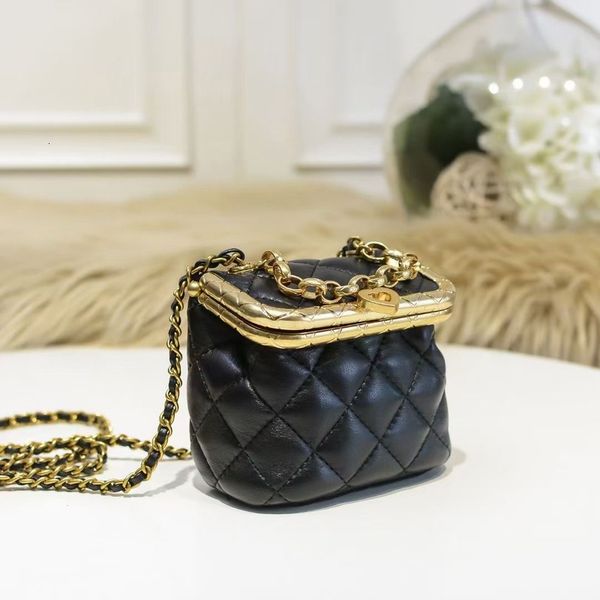 evening bags xiaoxiangfeng sheepskin dinner net red clip lingge chain fashion ins single shoulder portable messenger
evening bags xiaoxiangfeng sheepskin dinner net red clip lingge chain fashion ins single shoulder portable messenger
