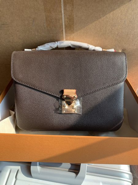postman bag limited womens edition spot single shoulder 25cm messenger fashion gift box packaging holiday gifts
postman bag limited womens edition spot single shoulder 25cm messenger fashion gift box packaging holiday gifts