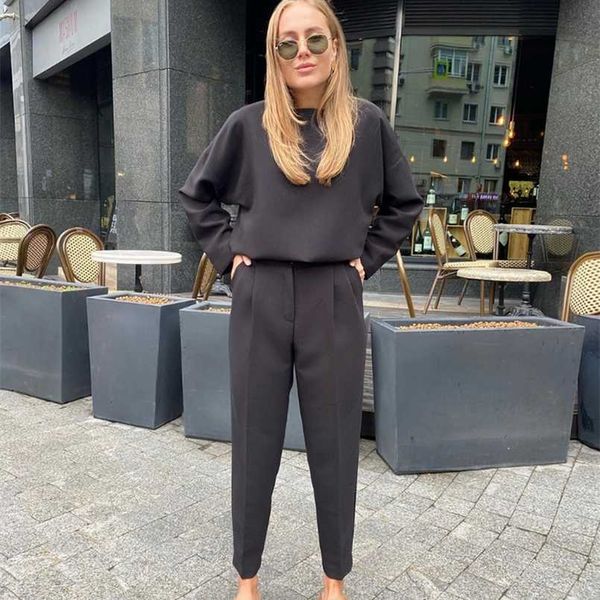 wotwoy elegant knitted two piece set women spring cotton outfit office lady suit pants and female black white pullover sets 211109
wotwoy elegant knitted two piece set women spring cotton outfit office lady suit pants and female black white pullover sets 211109