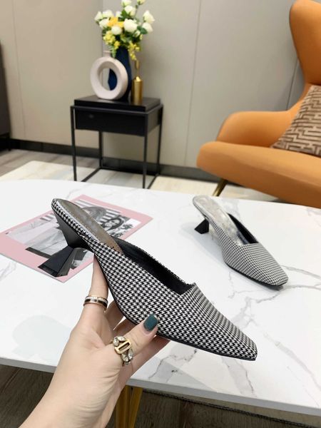 baotou half slippers women's outer wear leather sandals summer 2021 fashion muller shoes square toe thick mid-heel, Black
baotou half slippers women's outer wear leather sandals summer 2021 fashion muller shoes square toe thick mid-heel, Black