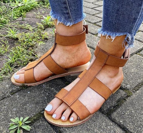 comfortable fashion leather summer flat sandals women solid color buckle studded beach shoes plus size 35-43, Black
comfortable fashion leather summer flat sandals women solid color buckle studded beach shoes plus size 35-43, Black