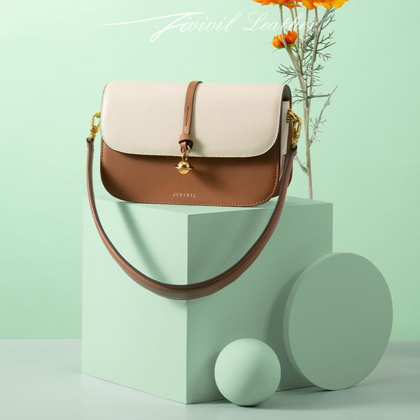 jiuwa 2021 summer new female minority trend chain single shoulder fashion high sense armpit small square bag
jiuwa 2021 summer new female minority trend chain single shoulder fashion high sense armpit small square bag