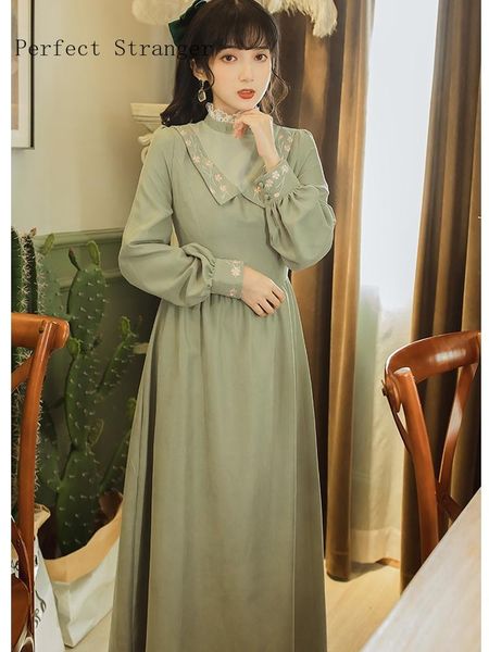 casual dresses 2021 autumn winter arrival retro stand collar flower embroidery women long cotton dress, Black;gray
casual dresses 2021 autumn winter arrival retro stand collar flower embroidery women long cotton dress, Black;gray