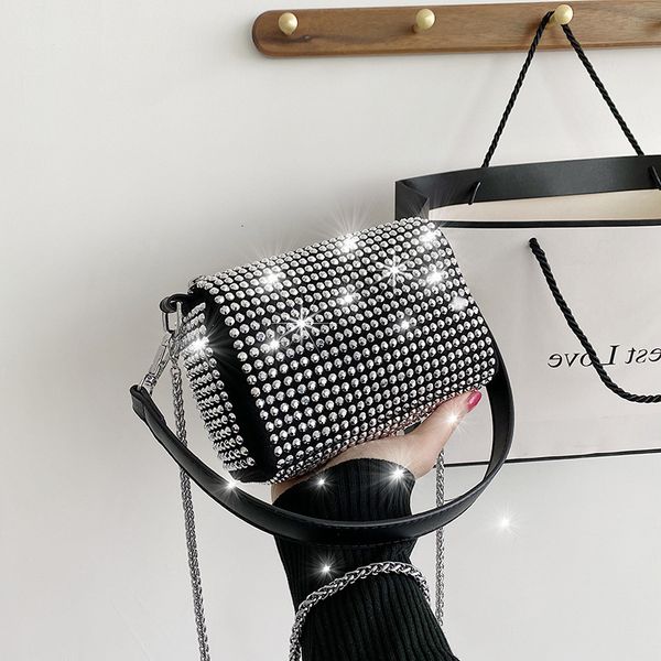 small bag women's new messenger foreign style bright diamond korean fashion chain large capacity hand single shoulder
small bag women's new messenger foreign style bright diamond korean fashion chain large capacity hand single shoulder
