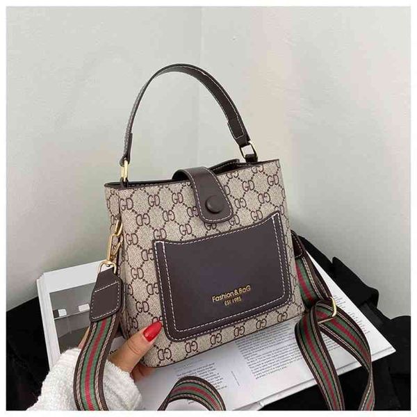 2022 factory wholesale advanced sense of foreign style small bag women's new fashion versatile portable single shoulder messenger ins b
2022 factory wholesale advanced sense of foreign style small bag women's new fashion versatile portable single shoulder messenger ins b