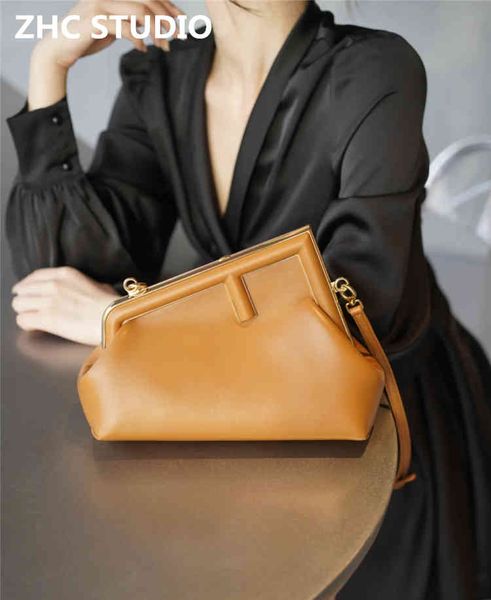 fend luxury handbags storage 21 autumn winter new family first h genuine leather letter dumpling clip single shoulder di
fend luxury handbags storage 21 autumn winter new family first h genuine leather letter dumpling clip single shoulder di