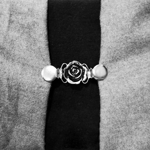 2019 5pcs/set vintage women cardigan collar clip flower dress shawl clasp decoration gift, Silver
2019 5pcs/set vintage women cardigan collar clip flower dress shawl clasp decoration gift, Silver