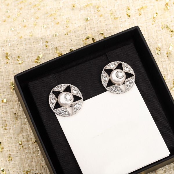 2022 charm small round shape stud earring with diamond and star shape hollow design for women wedding jewelry gift have box stamp ps7523, Golden
2022 charm small round shape stud earring with diamond and star shape hollow design for women wedding jewelry gift have box stamp ps7523, Golden