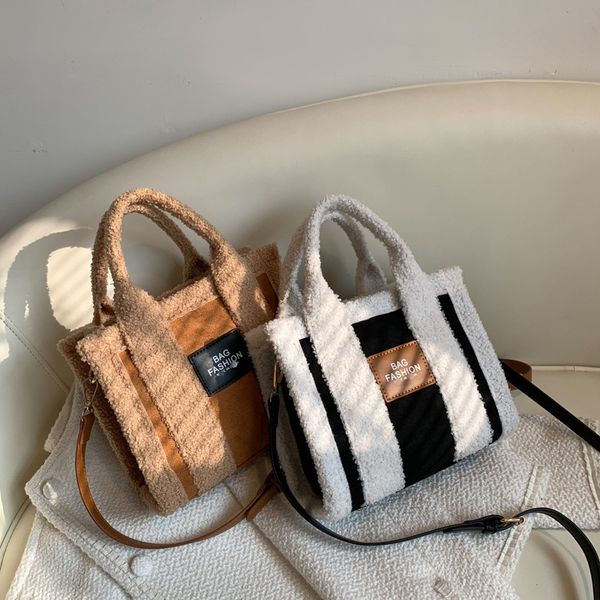 autumn and winter tote bag new lamb cashmere handbag single shoulder messenger women's bag296m
autumn and winter tote bag new lamb cashmere handbag single shoulder messenger women's bag296m