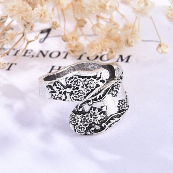 fashion rose metal wedding anniversary ring women's gift classic 2021 listing size adjustable cluster rings, Golden;silver
fashion rose metal wedding anniversary ring women's gift classic 2021 listing size adjustable cluster rings, Golden;silver