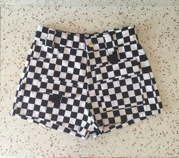 black white plaid high waisted cargo shorts women metal straight shorts femme summer casual punk streetwear cortos mujer s-2xl 210611, White;black
black white plaid high waisted cargo shorts women metal straight shorts femme summer casual punk streetwear cortos mujer s-2xl 210611, White;black