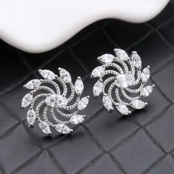 rhinestone cute stud earrings for women 2021 trendy luxury star vintage flower pearl silver plated brass jewelry gift wholesale, Golden;silver
rhinestone cute stud earrings for women 2021 trendy luxury star vintage flower pearl silver plated brass jewelry gift wholesale, Golden;silver