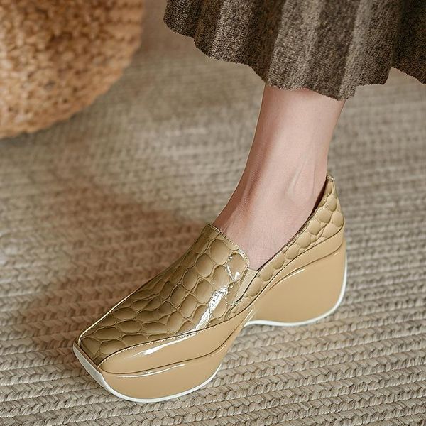 dress shoes 2021 slope heel women's patent leather sponge cake all-match retro square toe platform female high heels, Black
dress shoes 2021 slope heel women's patent leather sponge cake all-match retro square toe platform female high heels, Black