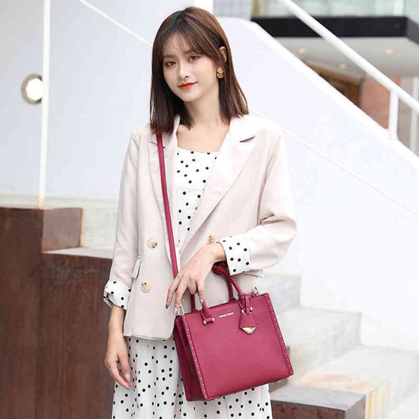 red 2021 new fashion leather shoulder women's portable bridal bag for wedding
red 2021 new fashion leather shoulder women's portable bridal bag for wedding