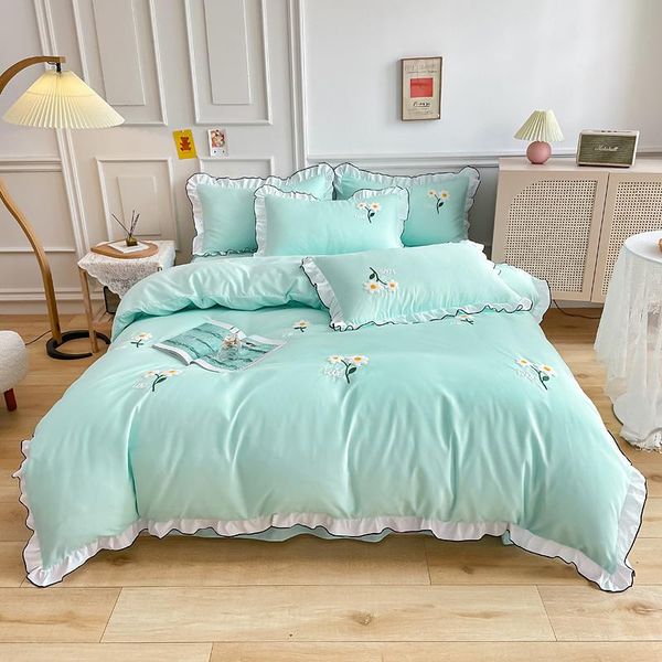 bedding sets 4pcs scouring cotton embroidery princess style king size duvet cover set bed skirt pillowcase bedclothes
bedding sets 4pcs scouring cotton embroidery princess style king size duvet cover set bed skirt pillowcase bedclothes