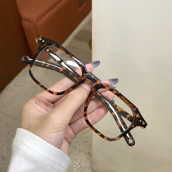 sunglasses retro anti-blue glasses women small square rough black frame man compatible myopia fixing device elegant eyeglasses reading, White;black
sunglasses retro anti-blue glasses women small square rough black frame man compatible myopia fixing device elegant eyeglasses reading, White;black