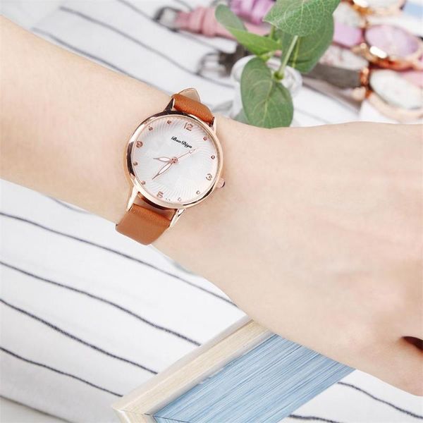 wristwatches women fashion brown watch quartz leather ladies 2021 elegant brand flower number dial woman clock montre femme, Slivery;brown
wristwatches women fashion brown watch quartz leather ladies 2021 elegant brand flower number dial woman clock montre femme, Slivery;brown