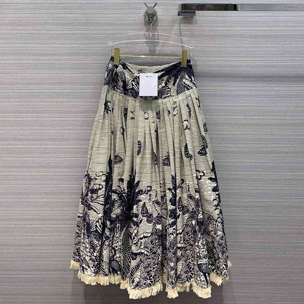 dress fashion runway design pleated long skirt women stripes butterfly print tassel high-end vintage skirts, Black;gray 
dress fashion runway design pleated long skirt women stripes butterfly print tassel high-end vintage skirts, Black;gray