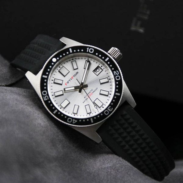wristwatches fifty four 62mas 300m diving fine steel automatic mechanical watch male c3 luminous, Slivery;brown
wristwatches fifty four 62mas 300m diving fine steel automatic mechanical watch male c3 luminous, Slivery;brown