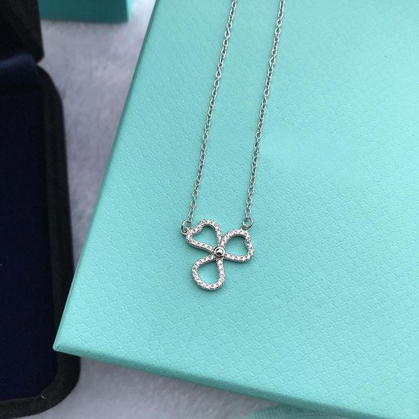 chains original 1:1 beautiful inlaid zircon lucky flower pendant necklace fashion women's clavicle chain jewelry, Silver
chains original 1:1 beautiful inlaid zircon lucky flower pendant necklace fashion women's clavicle chain jewelry, Silver