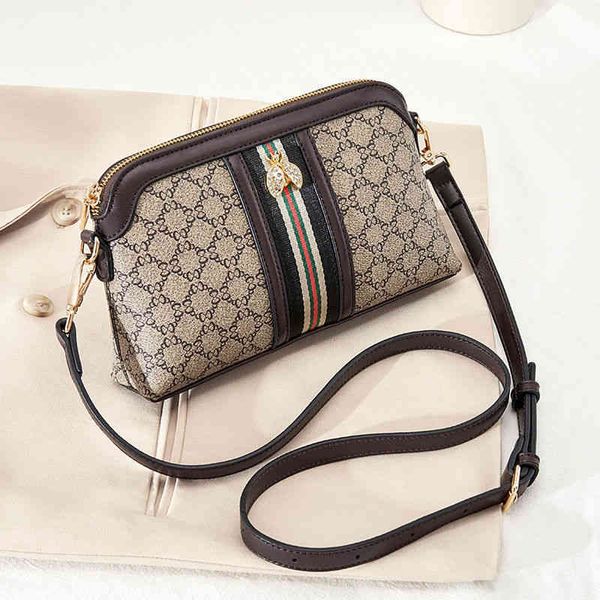 2022 factory wholesale haodun little printed square bag messenger versatile fashion single shoulder women's small bag
2022 factory wholesale haodun little printed square bag messenger versatile fashion single shoulder women's small bag