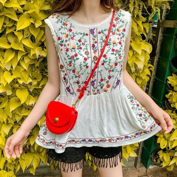 women's blouses & shirts video scene shooting holiday wind, female is vintage lace cotton embroidered vest brief paragraph coat, White
women's blouses & shirts video scene shooting holiday wind, female is vintage lace cotton embroidered vest brief paragraph coat, White